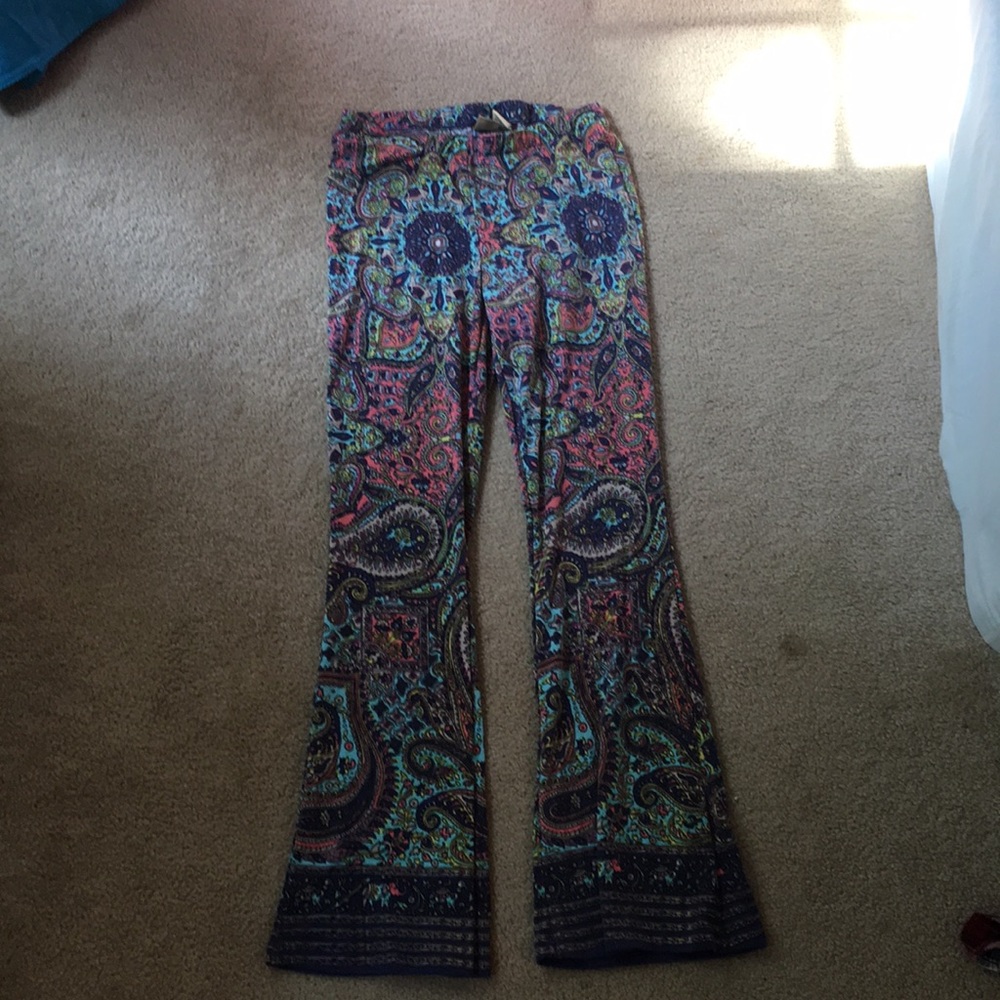 Patterned flowey pants